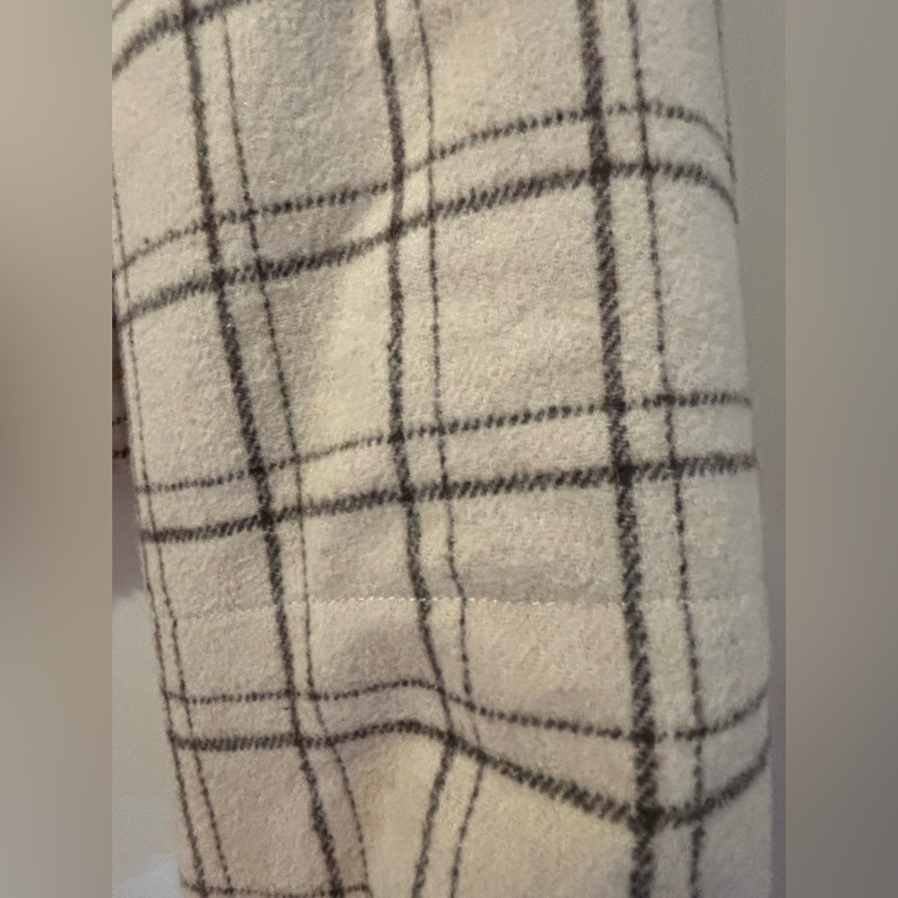 Boutique Plaid Puffer Jacket - Picture 9 of 10